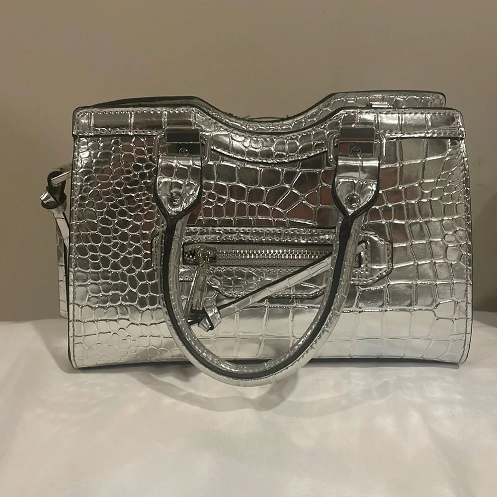 Silver Purse - Picture 1 of 3